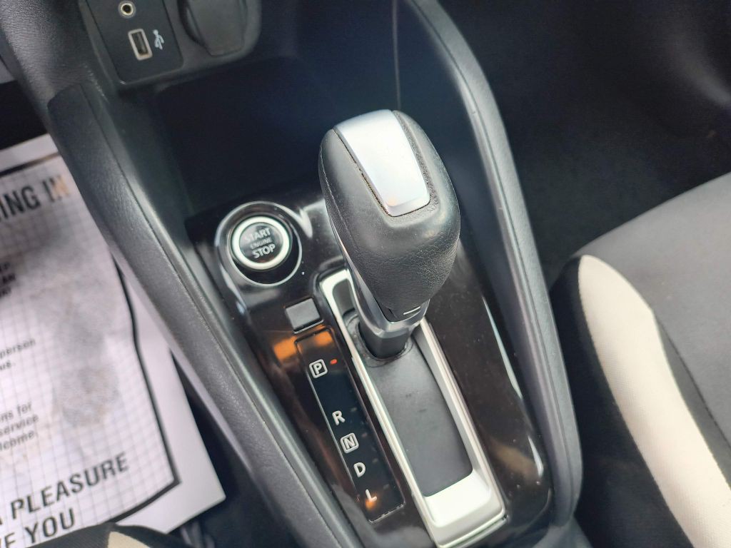 2021 Nissan Versa Image 20