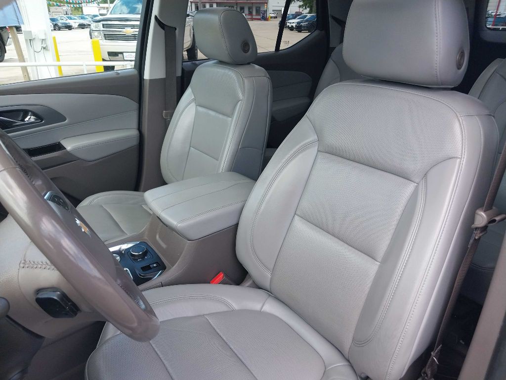 2019 Chevrolet Traverse Image 14