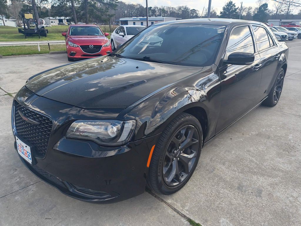 2023 Chrysler 300 Image 1