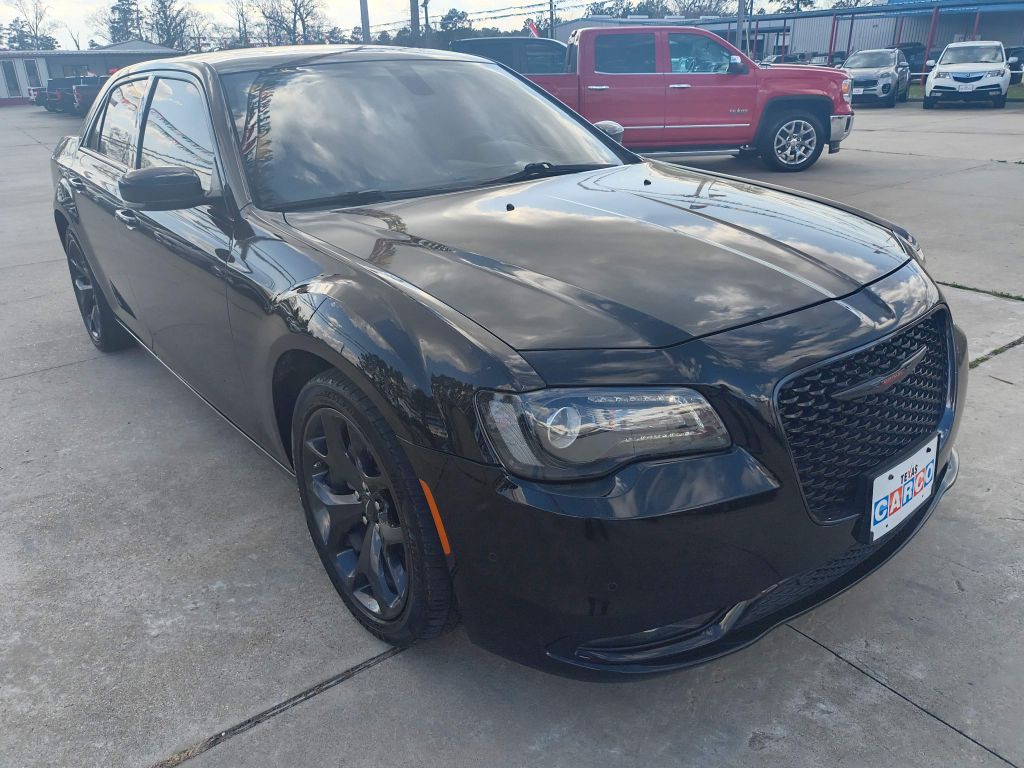2023 Chrysler 300 Image 7