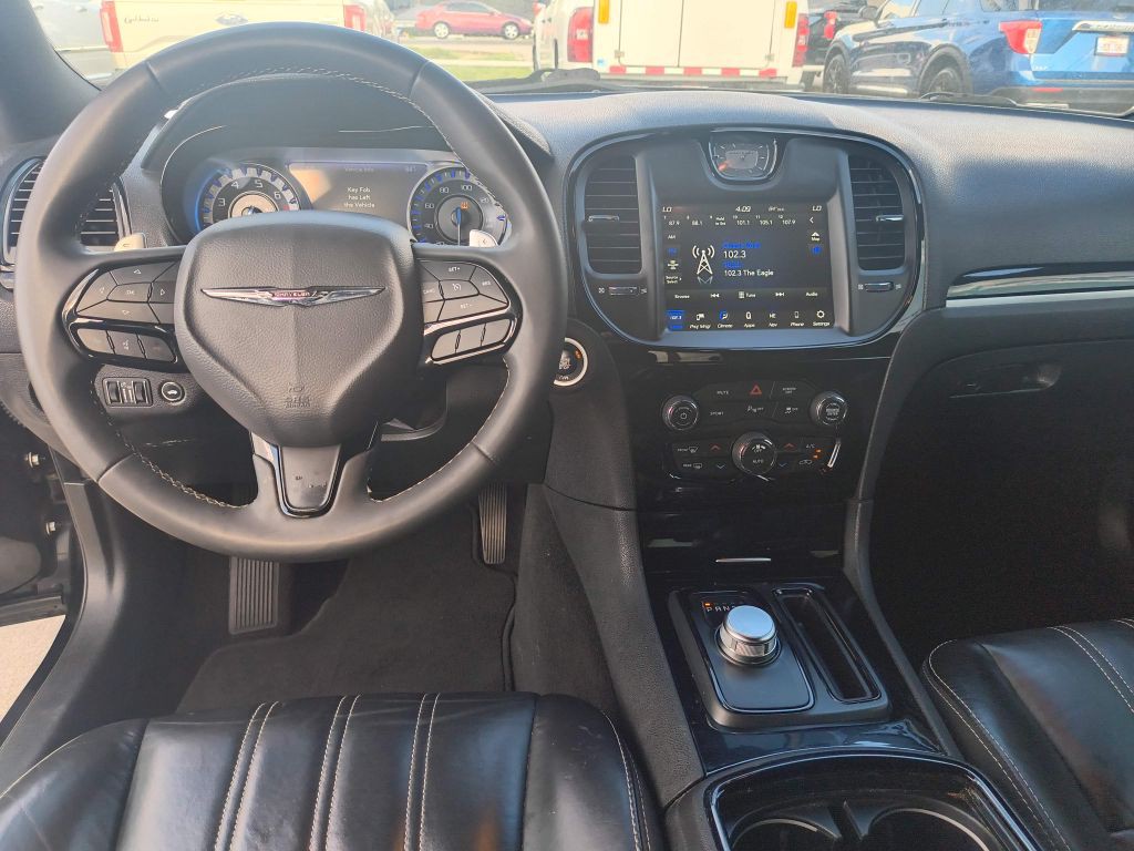 2023 Chrysler 300 Image 14