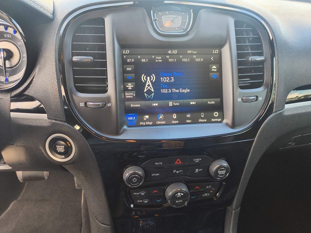 2023 Chrysler 300 Image 18