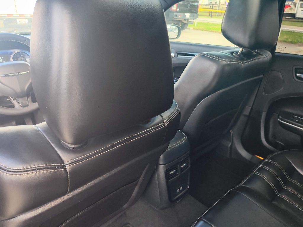 2023 Chrysler 300 Image 24