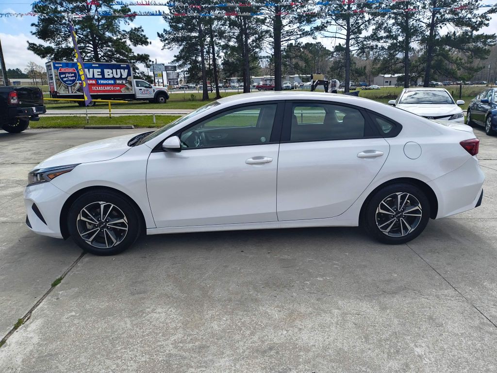 2024 Kia Forte Image 2