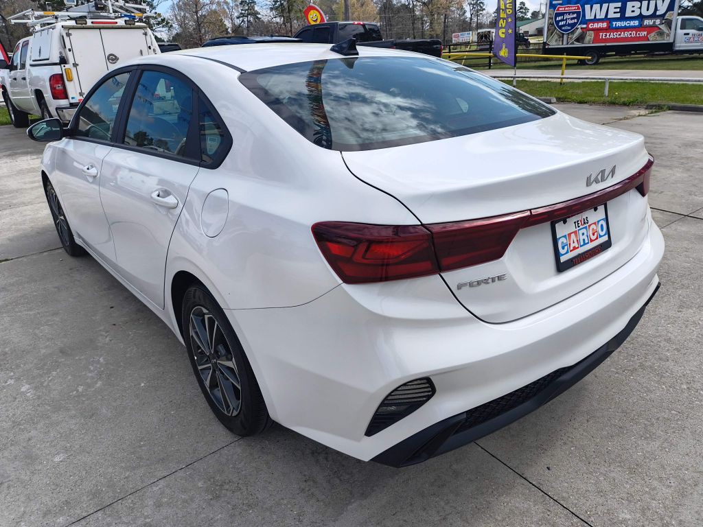 2024 Kia Forte Image 3