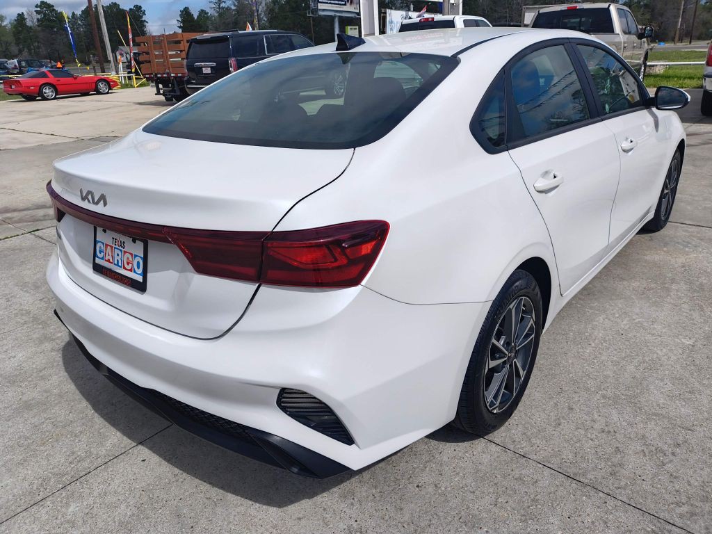 2024 Kia Forte Image 5