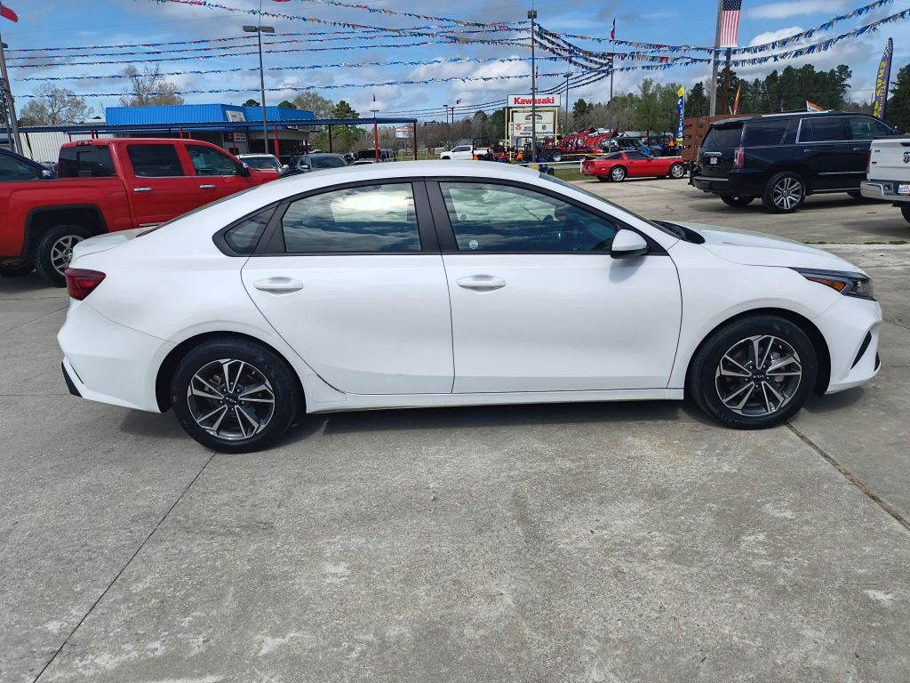 2024 Kia Forte Image 6