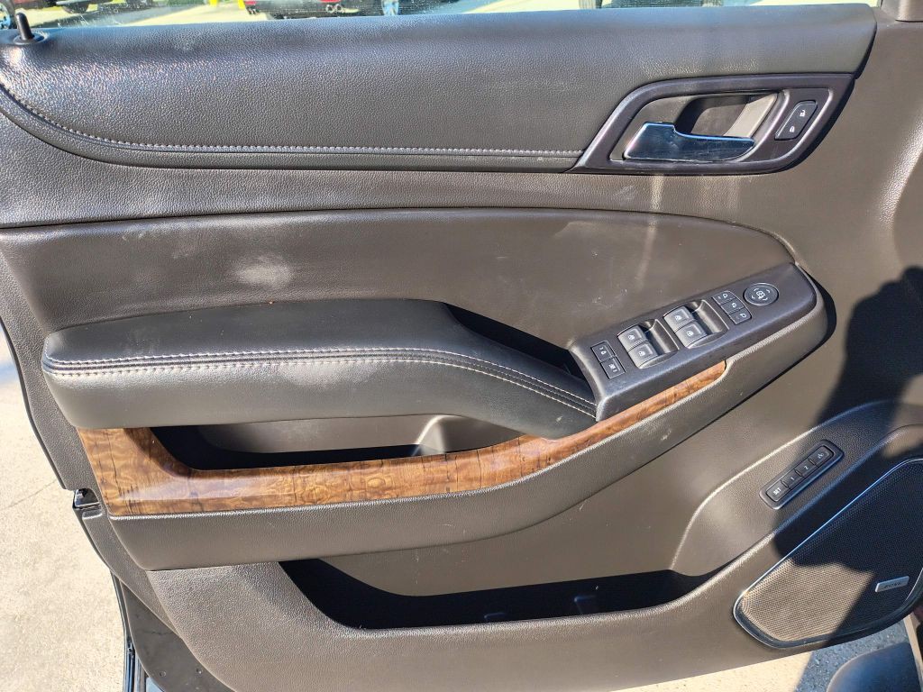 2017 Chevrolet Suburban Image 11