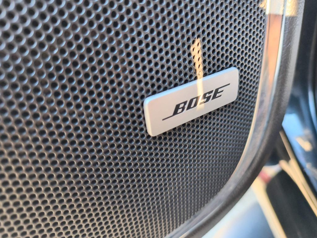 2017 Chevrolet Suburban Image 12