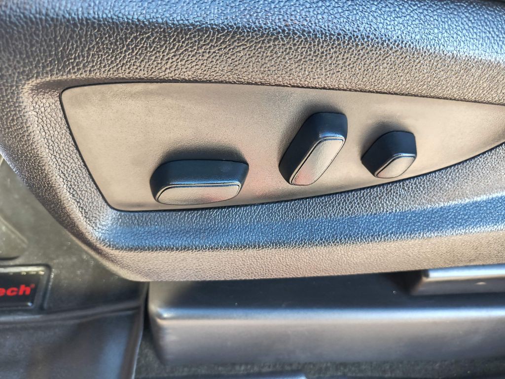 2017 Chevrolet Suburban Image 14