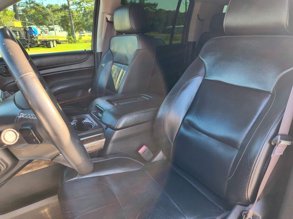 2017 Chevrolet Suburban Image 15