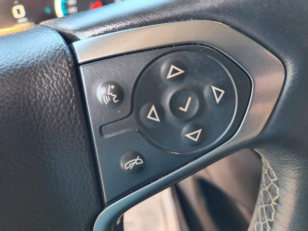 2017 Chevrolet Suburban Image 18