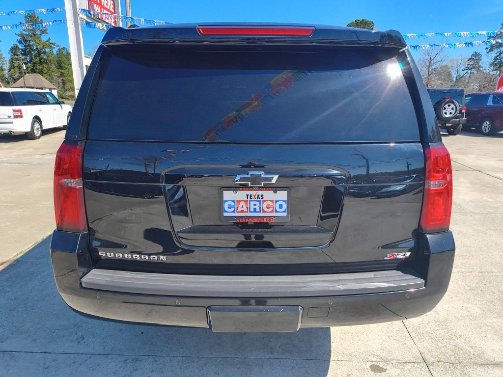 2017 Chevrolet Suburban Image 4