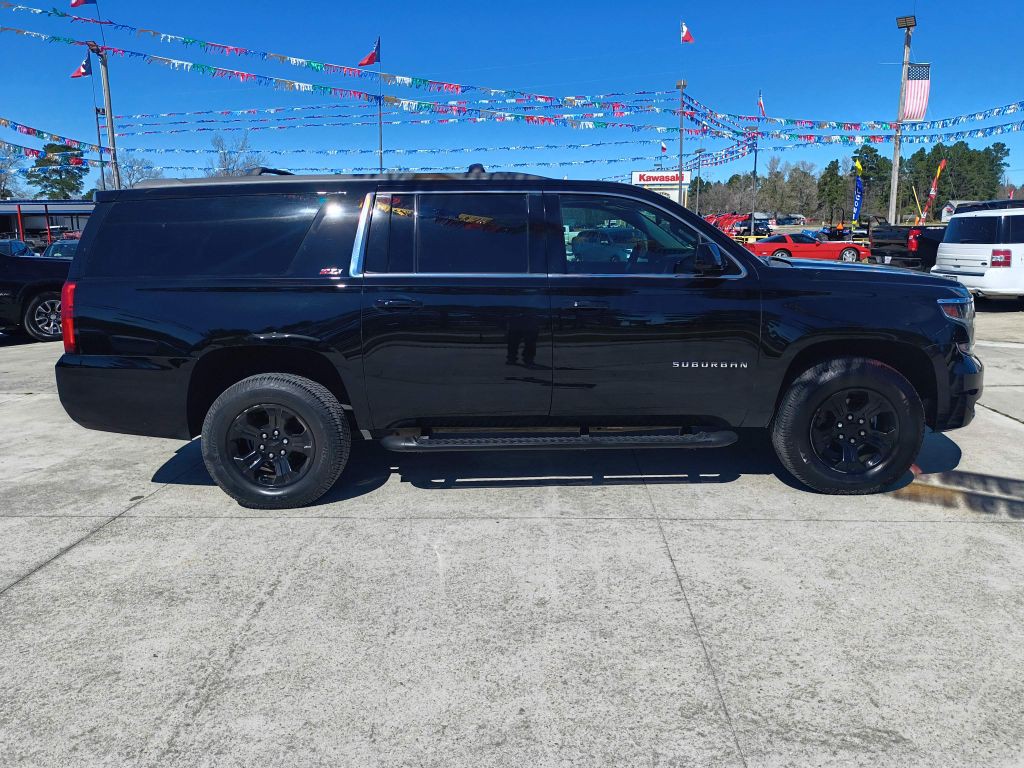 2017 Chevrolet Suburban Image 6