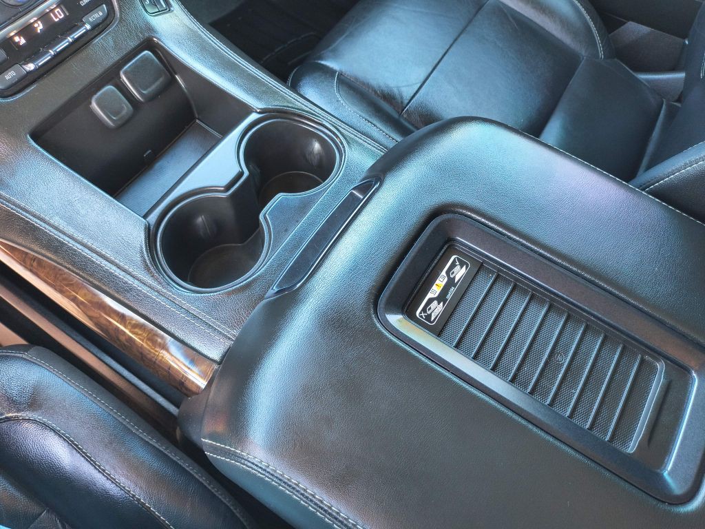 2017 Chevrolet Suburban Image 24