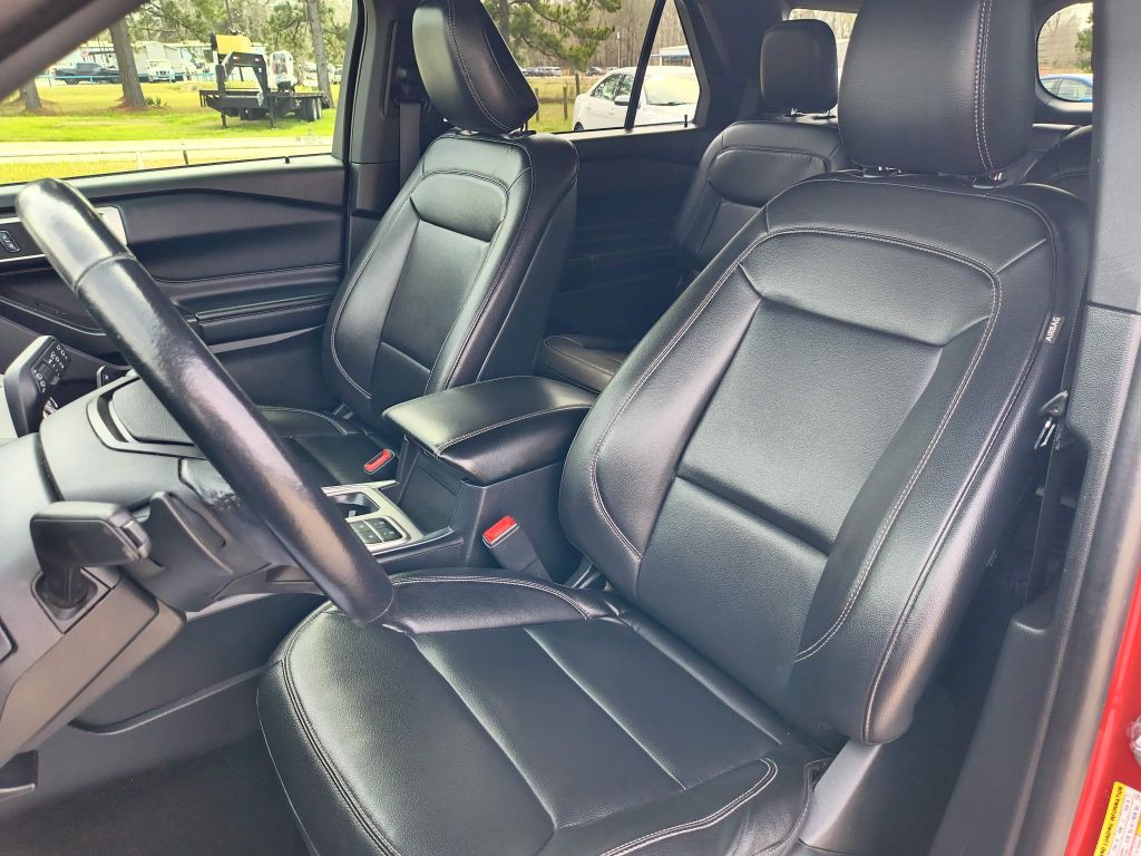 2020 Ford Explorer Image 13