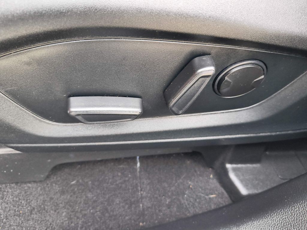 2020 Ford Explorer Image 13