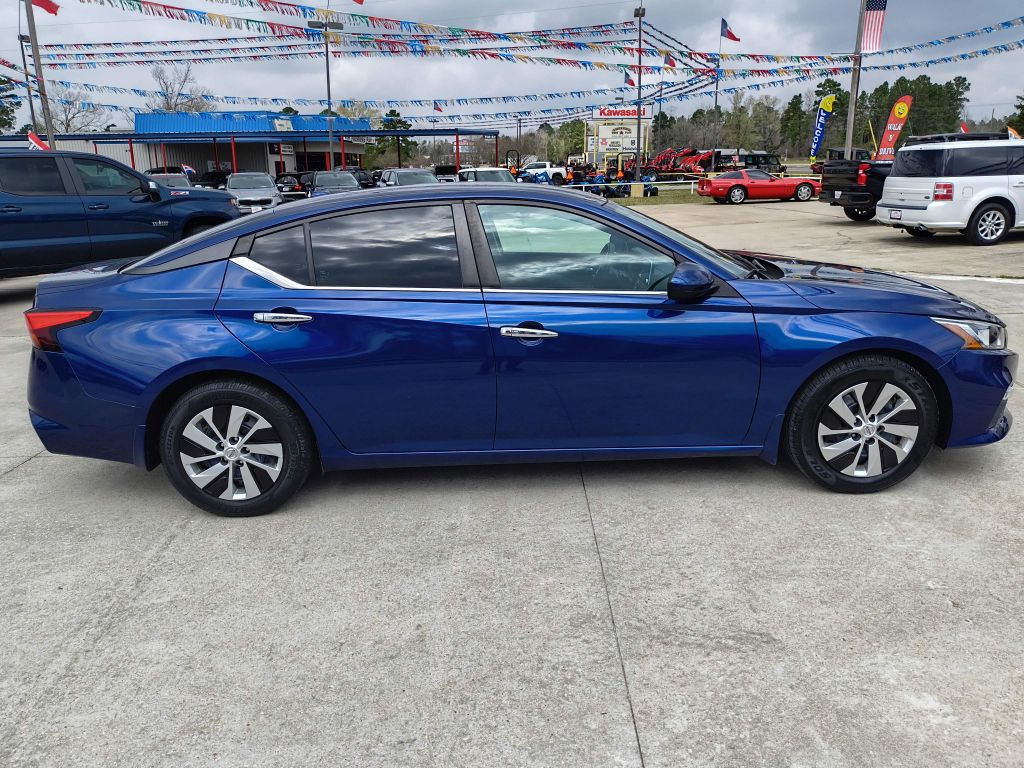 2020 Nissan Altima Image 6