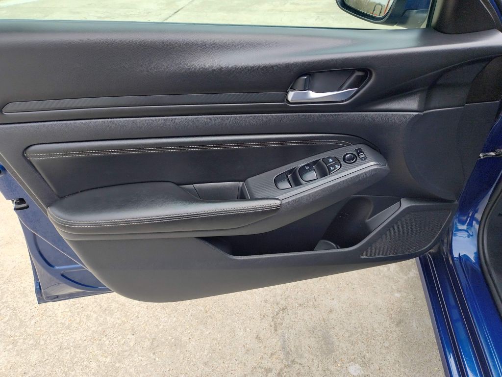 2020 Nissan Altima Image 11