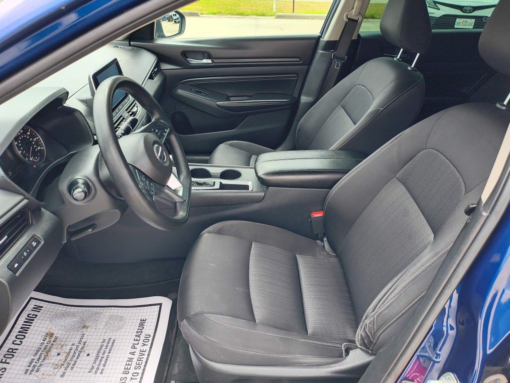 2020 Nissan Altima Image 12