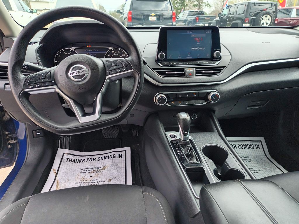 2020 Nissan Altima Image 15