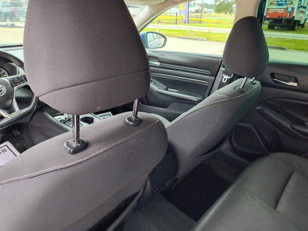 2020 Nissan Altima Image 23