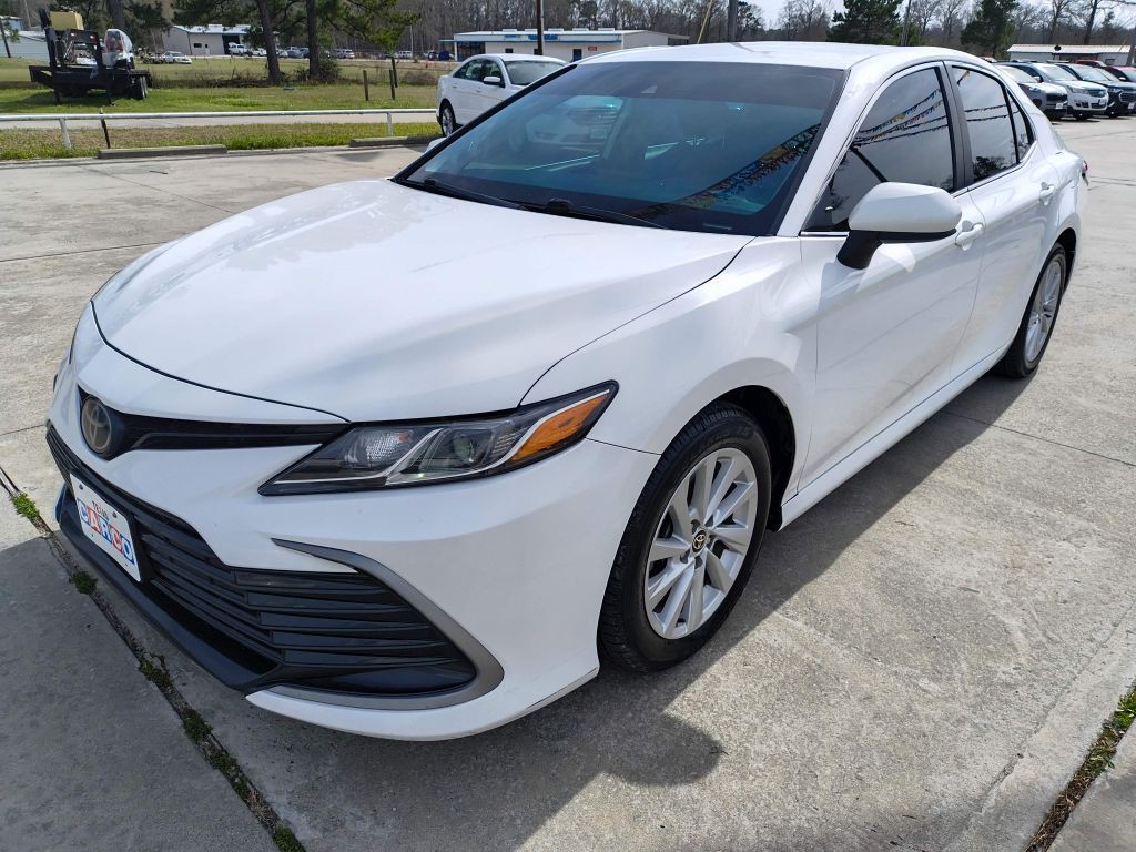2022 Toyota Camry Image 1