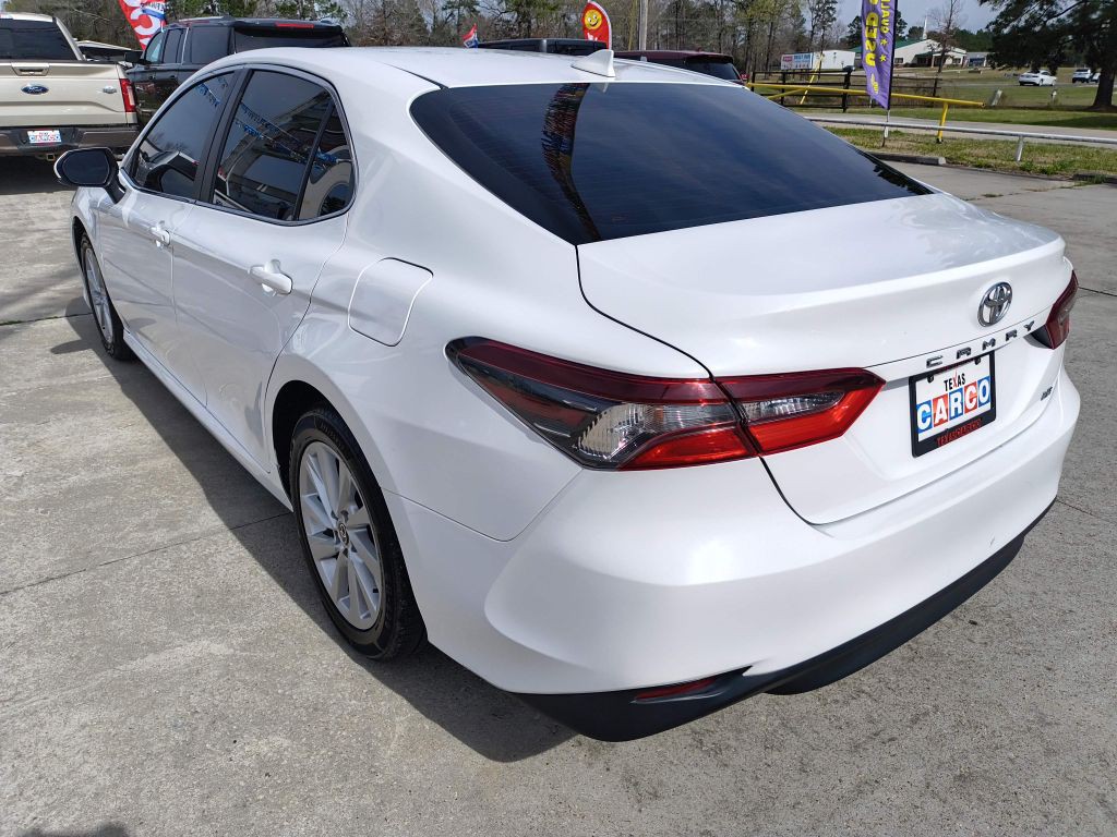 2022 Toyota Camry Image 3