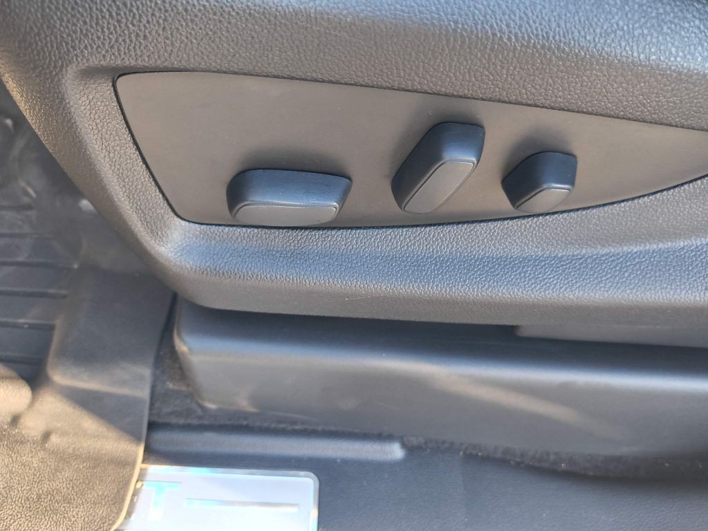 2020 Chevrolet Suburban Image 14