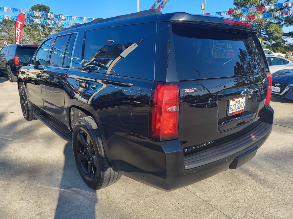 2020 Chevrolet Suburban Image 3