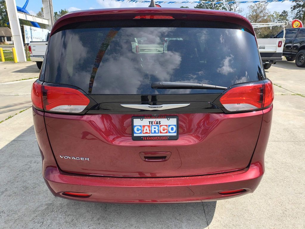 2023 Chrysler Voyager Image 4