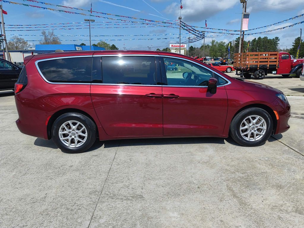 2023 Chrysler Voyager Image 6