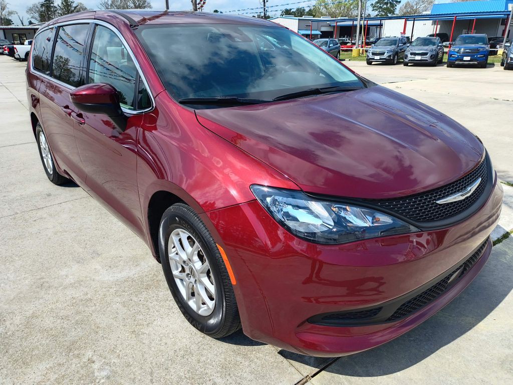 2023 Chrysler Voyager Image 7