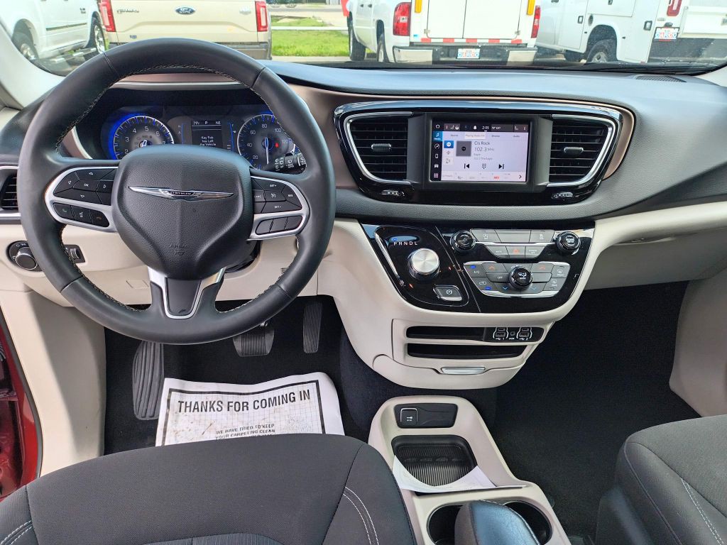 2023 Chrysler Voyager Image 15