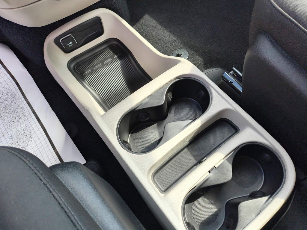 2023 Chrysler Voyager Image 22