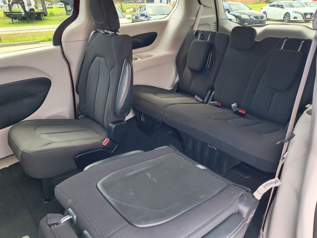 2023 Chrysler Voyager Image 26