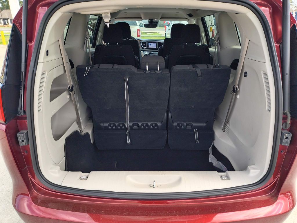 2023 Chrysler Voyager Image 28
