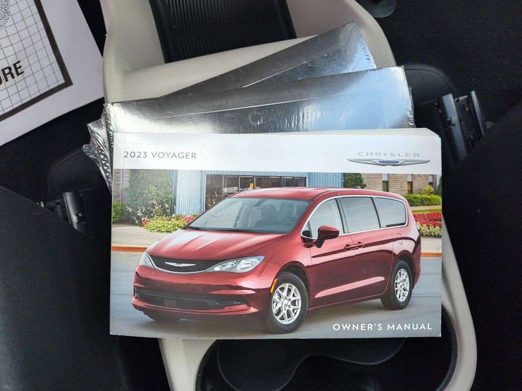 2023 Chrysler Voyager Image 31