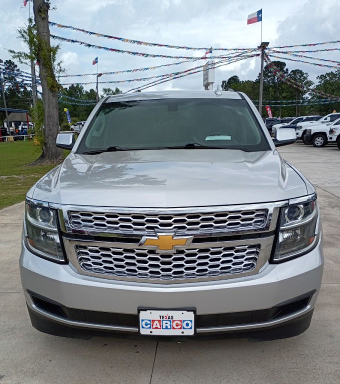 2016 Chevrolet Suburban Image 2