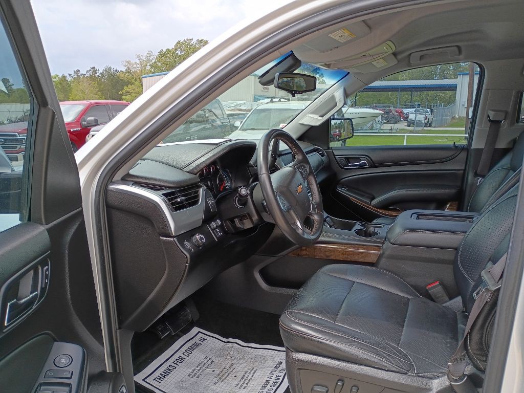 2016 Chevrolet Suburban Image 5