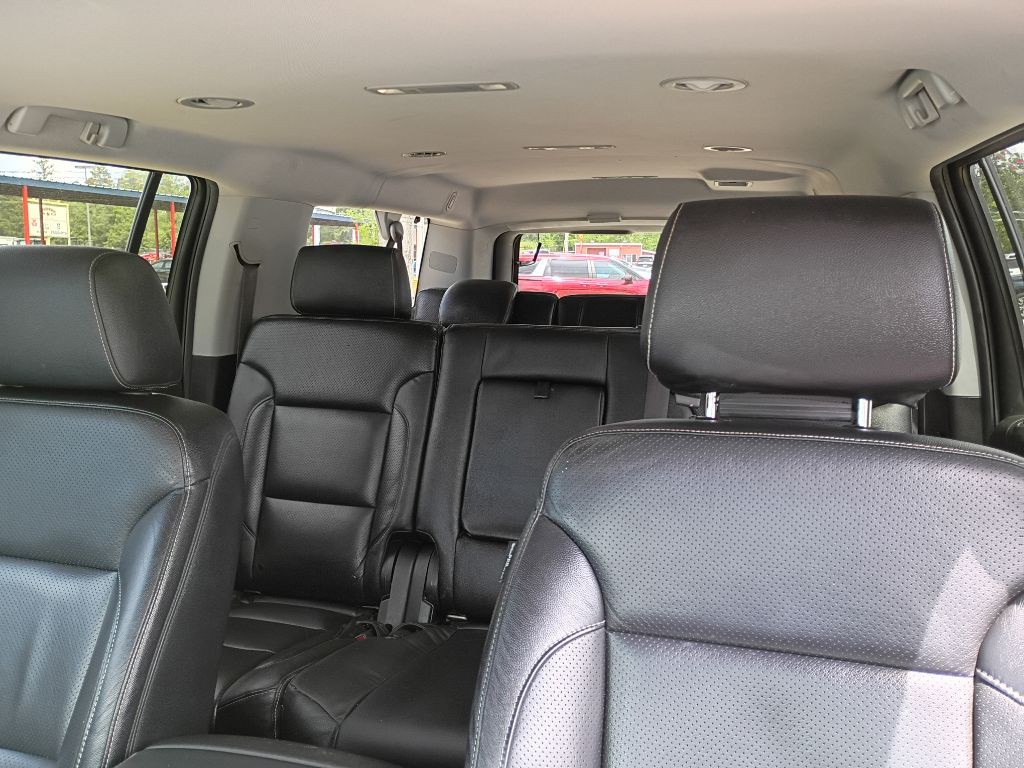 2016 Chevrolet Suburban Image 6
