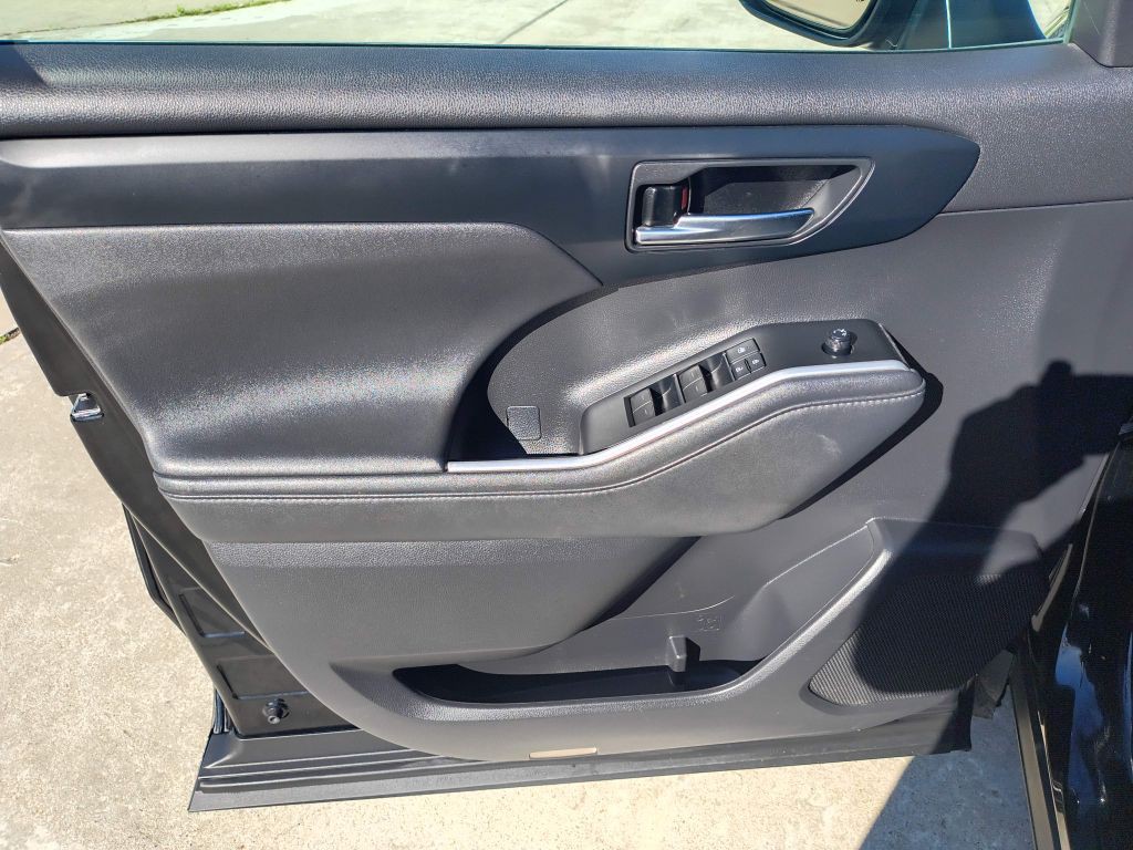 2021 Toyota Highlander Image 11