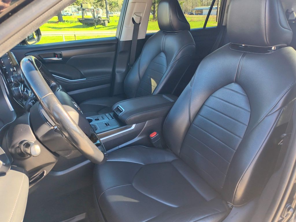 2021 Toyota Highlander Image 14