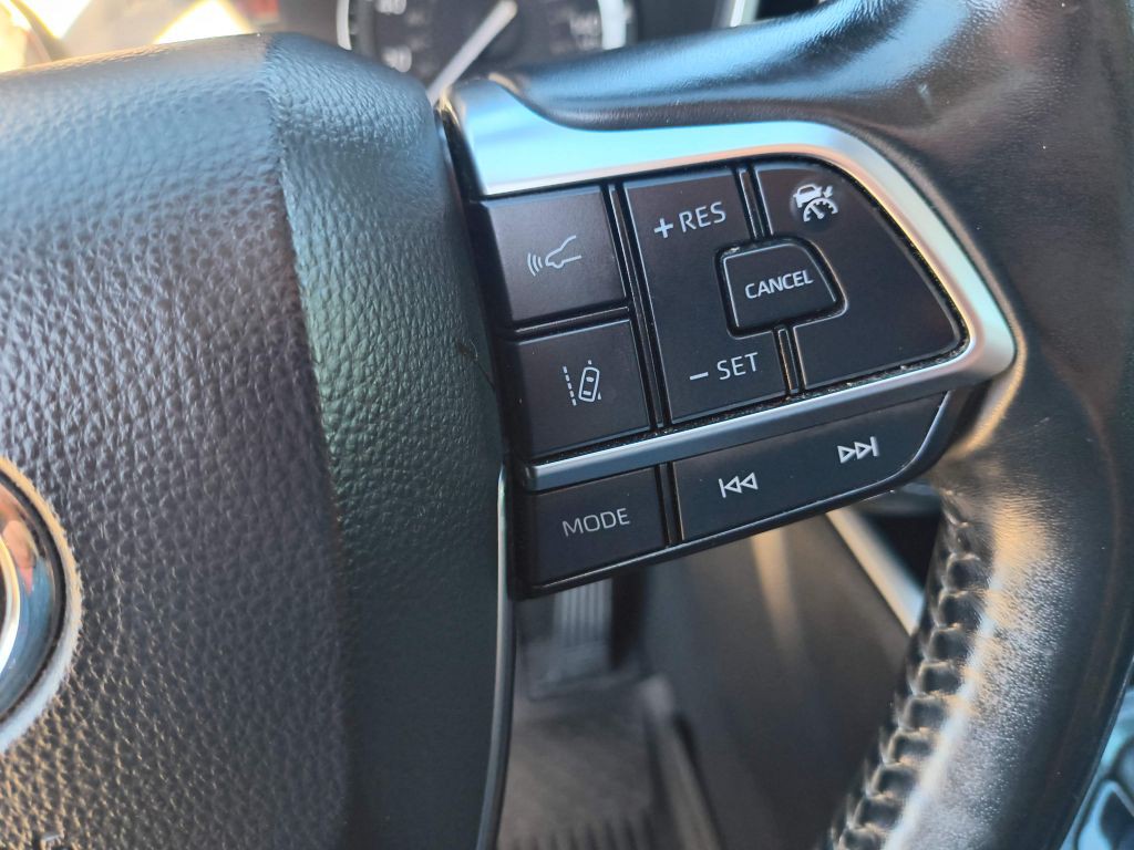 2021 Toyota Highlander Image 17