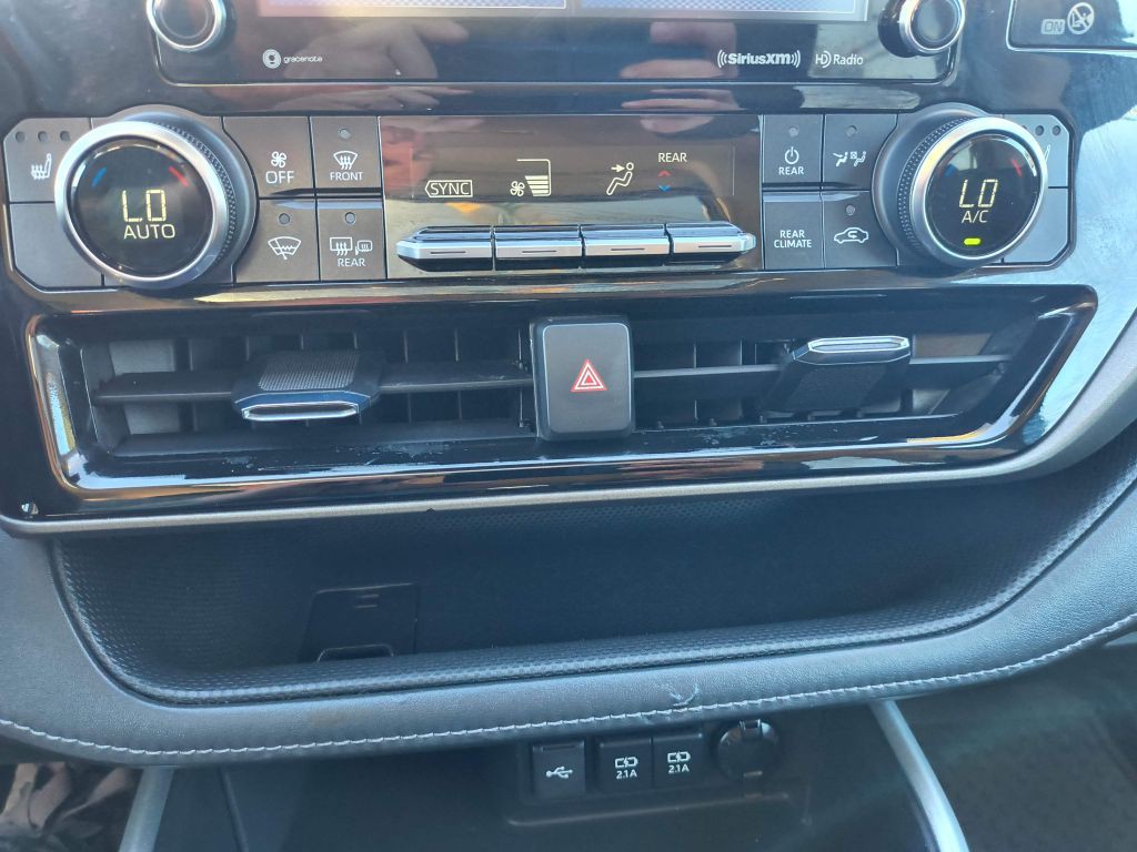 2021 Toyota Highlander Image 21