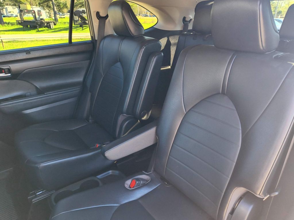 2021 Toyota Highlander Image 26