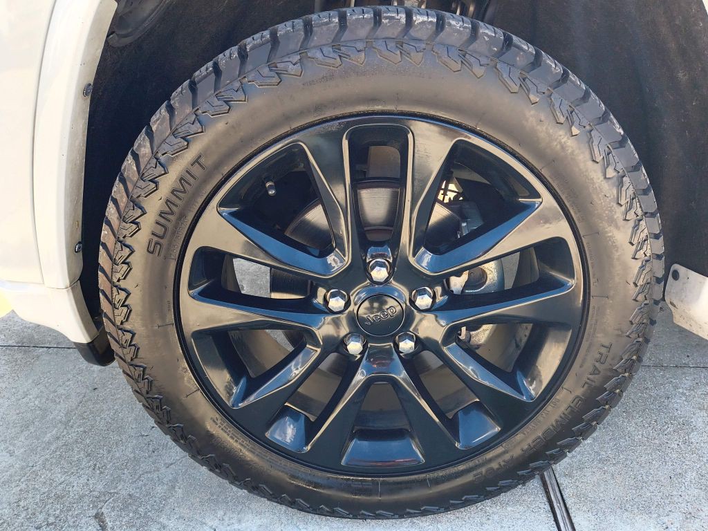 2017 Jeep Grand Cherokee Image 9