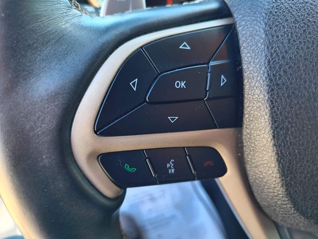 2017 Jeep Grand Cherokee Image 16