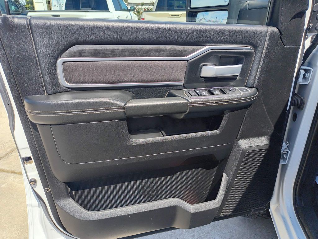 2024 RAM 3500 Image 15