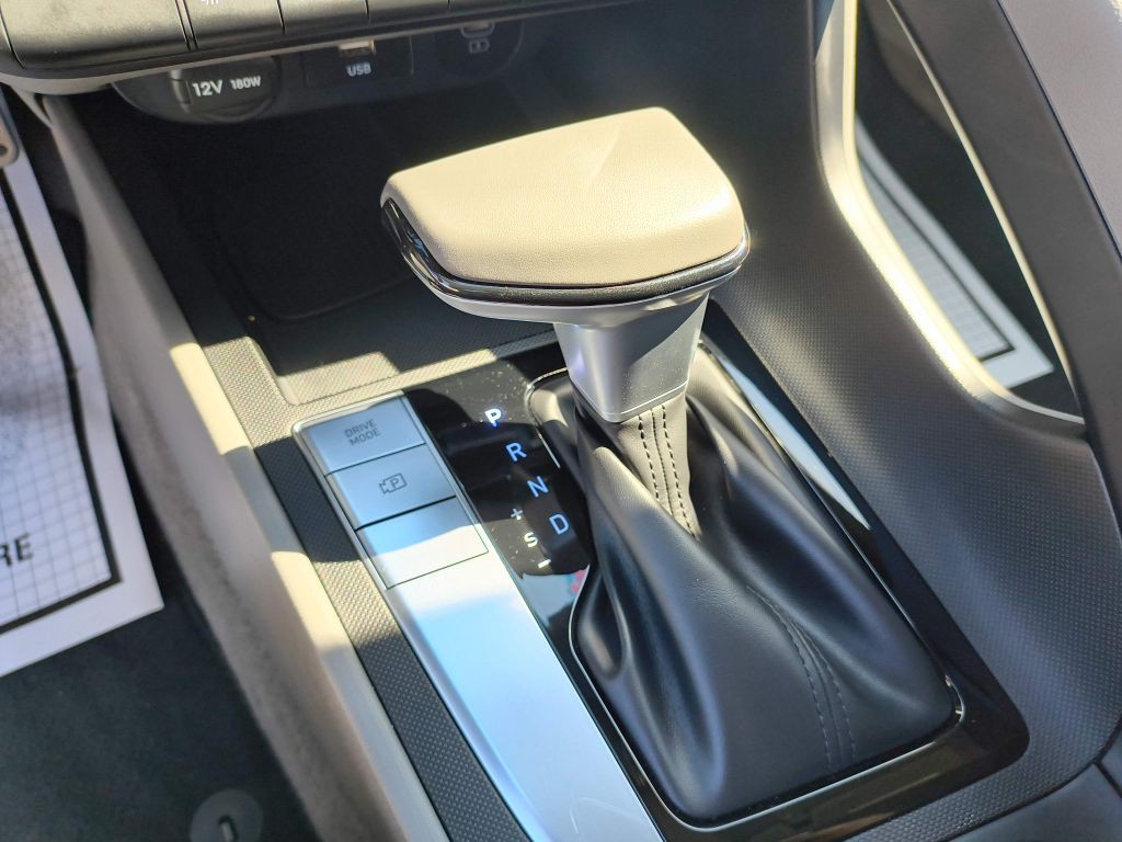 2025 Hyundai Elantra Image 20